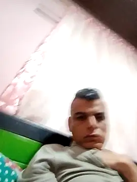 ozama423 online show from December 4, 2025, 1:59 am