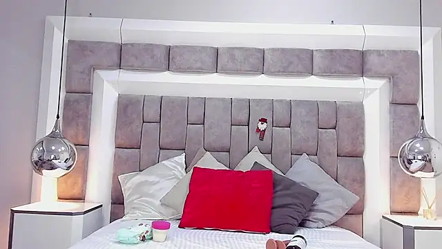 JuliettaBleer online show from December 2, 2025, 12:18 pm