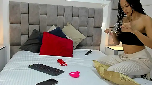 JuliettaBleer online show from November 3, 2025, 12:20 pm