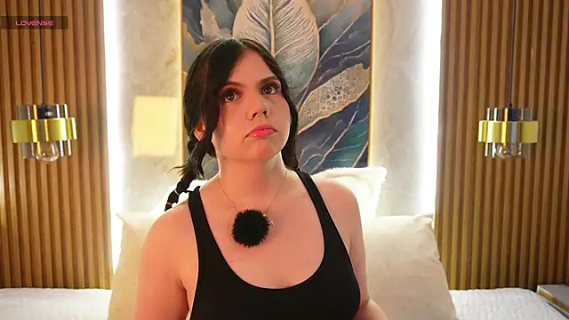 issa baby2 online show from November 11, 2025, 3:34 am