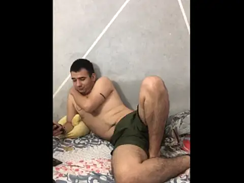 Snapshot of Cesar_Augusto chatting on November 15, 2025, 2:32 pm Cesar Augusto online show from November 15, 2025, 2:32 pm