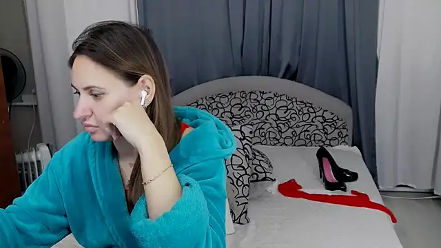 Sherry Cruz online show from November 13, 2025, 9:02 am