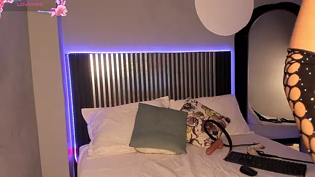 Snapshot of Emilybeltons chatting on October 10, 2025, 8:20 pm Emilybeltons online show from October 10, 2025, 8:20 pm