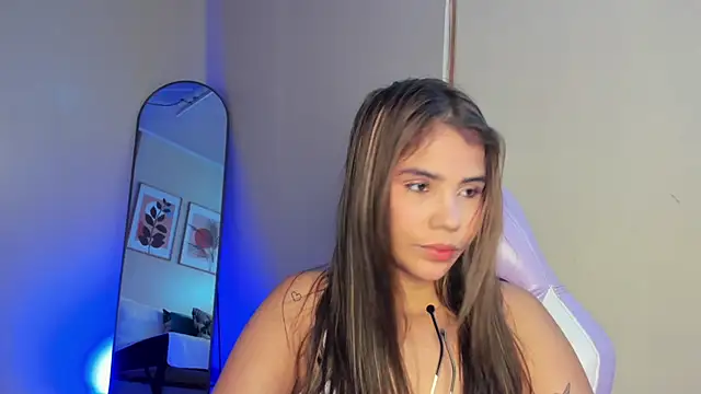 Snapshot of Emilybeltons chatting on February 20, 2026, 7:27 pm Emilybeltons online show from February 20, 2026, 7:27 pm