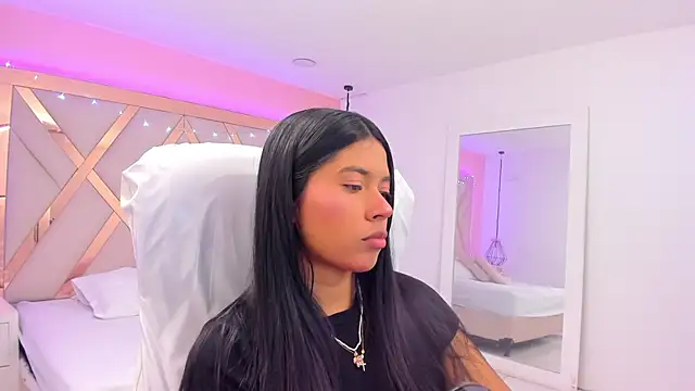 samantaa shy online show from April 10, 2026, 3:24 am