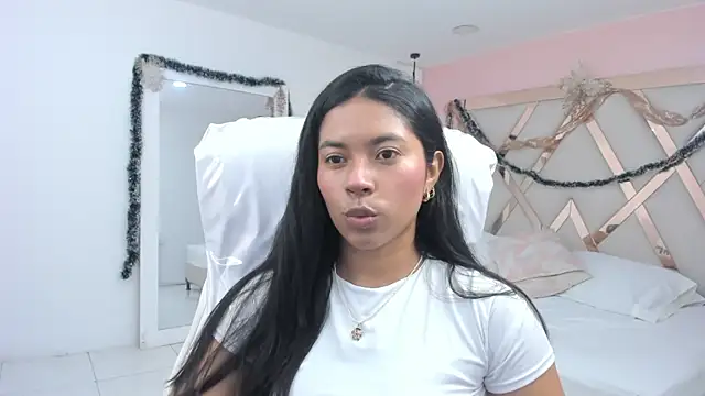 samantaa shy online show from December 15, 2025, 1:00 am