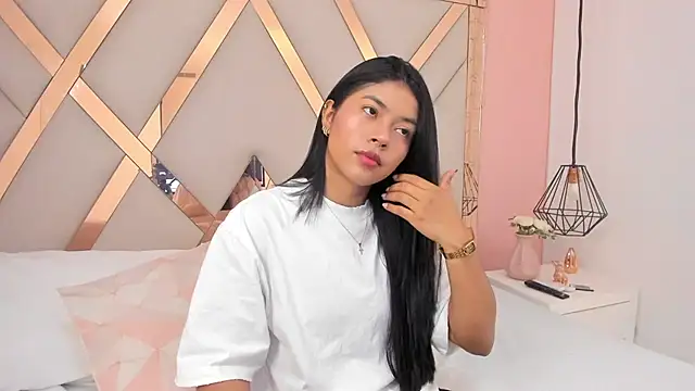 samantaa shy online show from October 15, 2025, 2:32 am