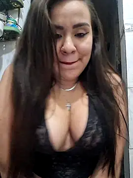 juliaYalla online show from September 20, 2025, 5:23 am