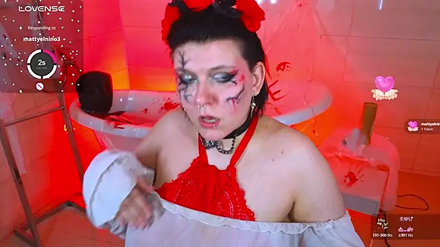 bluelunaray online show from October 18, 2025, 3:58 pm