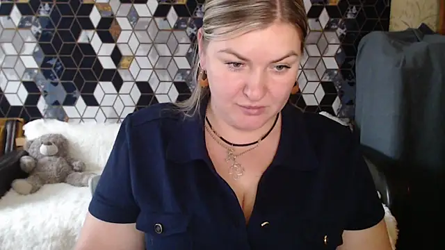 Snapshot of NikaSkylink chatting on February 16, 2026, 10:14 am NikaSkylink online show from February 16, 2026, 10:14 am