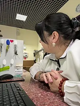 Liza Will online show from January 11, 2026, 9:49 am