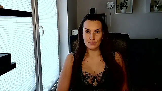 DonnaAmore online show from October 28, 2025, 8:24 am