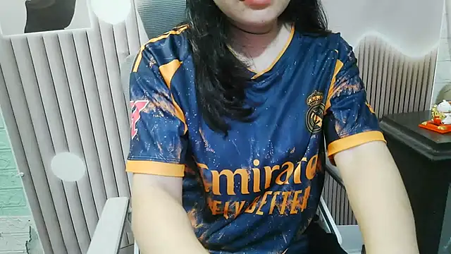 Emachiii online show from September 15, 2025, 1:11 pm