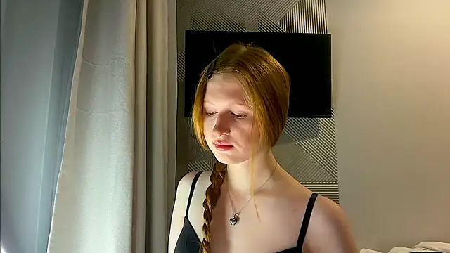 LuxXAngel online show from April 9, 2026, 10:49 pm