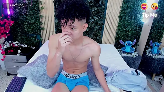 JoseLucian online show from October 29, 2025, 7:35 pm