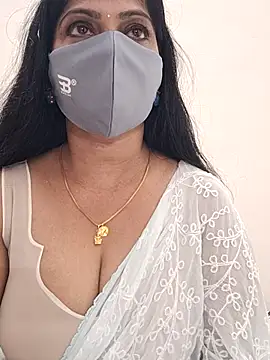 shivani27 online show from April 4, 2026, 8:26 pm