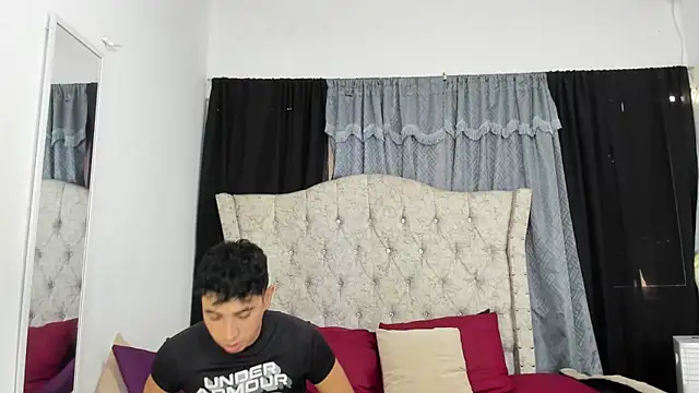 daring sexy boys online show from November 5, 2025, 7:06 pm