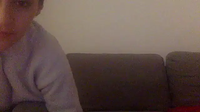 Snapshot of Dareeee93 chatting on April 14, 2026, 8:36 pm Dareeee93 online show from April 14, 2026, 8:36 pm