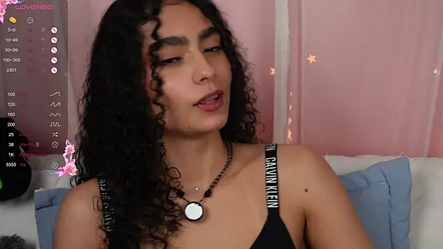 Snapshot of Victoria_Curly chatting on September 22, 2025, 12:49 am Victoria Curly online show from September 22, 2025, 12:49 am