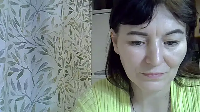 Snapshot of Krystal_82 chatting on February 2, 2026, 8:41 pm Krystal 82 online show from February 2, 2026, 8:41 pm