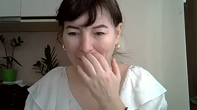 Snapshot of Krystal_82 chatting on February 7, 2026, 8:55 am Krystal 82 online show from February 7, 2026, 8:55 am