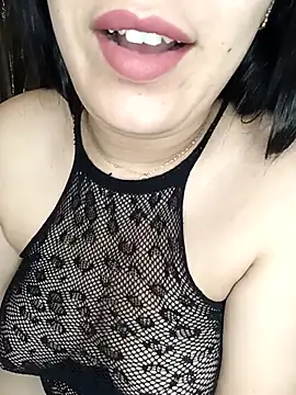 Snapshot of Fatina-arabic chatting on June 17, 2026, 2:05 pm Fatina-arabic online show from June 17, 2026, 2:05 pm