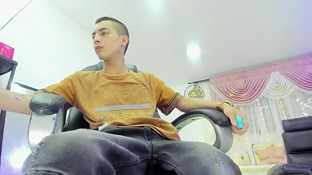 Dereck Boy8 online show from September 19, 2025, 9:52 pm