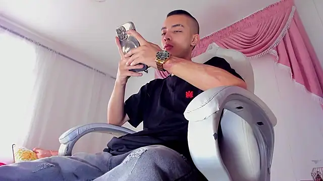 Dereck Boy8 online show from September 30, 2025, 8:59 pm