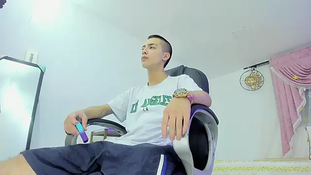 Dereck Boy8 online show from September 18, 2025, 10:13 pm