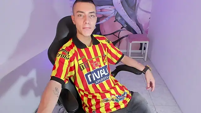 Dereck Boy8 online show from November 7, 2025, 7:40 pm