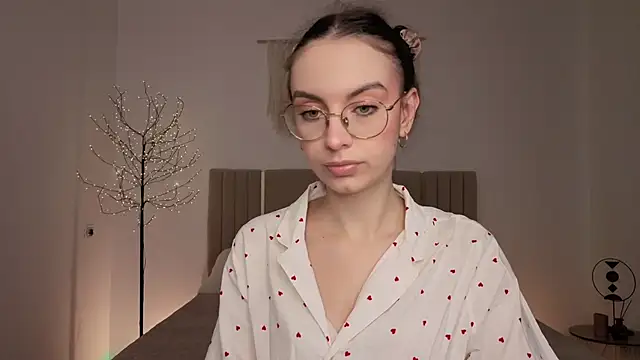 Real cutie1 online show from March 26, 2026, 2:04 pm