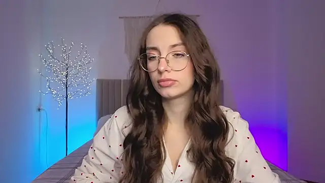 Real cutie1 online show from March 4, 2026, 2:03 pm