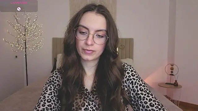 Real cutie1 online show from May 11, 2026, 2:45 pm