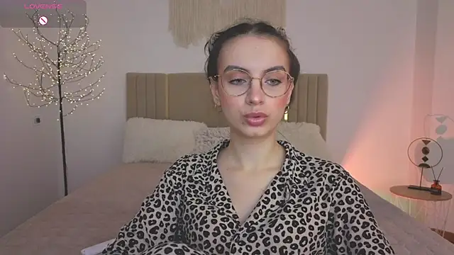 Real cutie1 online show from May 12, 2026, 12:55 pm
