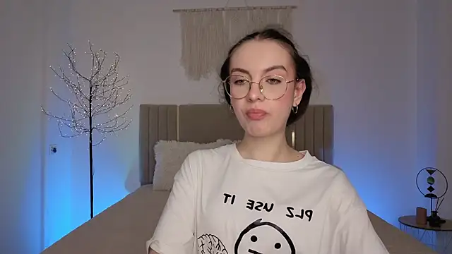 Real cutie1 online show from March 27, 2026, 2:29 pm