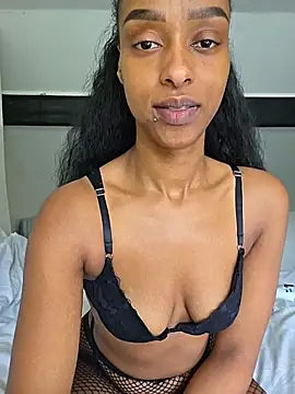 Snapshot of Hazel_Dollxx chatting on June 5, 2026, 9:15 am Hazel Dollxx online show from June 5, 2026, 9:15 am