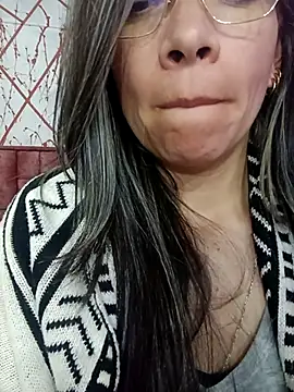 Chriss girl of imaginatio online show from November 9, 2025, 10:25 pm