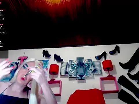 Snapshot of blondehot5v chatting on September 17, 2025, 12:07 pm blondehot5v online show from September 17, 2025, 12:07 pm