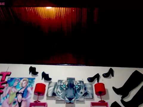 Snapshot of blondehot5v chatting on September 26, 2025, 12:01 pm blondehot5v online show from September 26, 2025, 12:01 pm