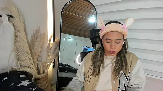 Rachell criss online show from October 26, 2025, 3:51 am