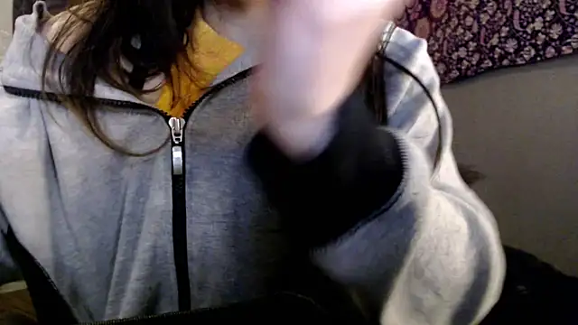 Snapshot of London_Ray chatting on May 15, 2026, 2:20 am London Ray online show from May 15, 2026, 2:20 am