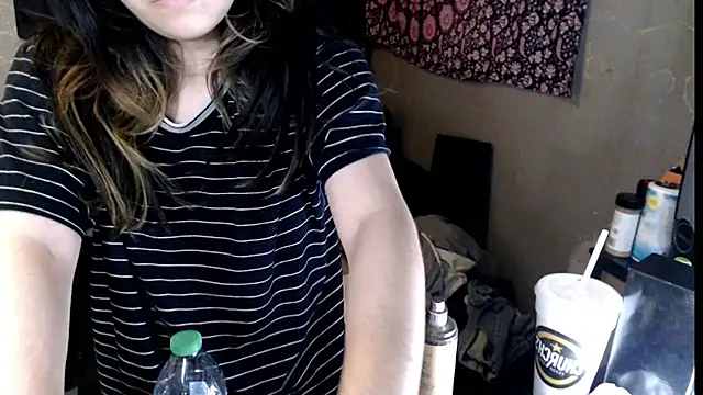 Snapshot of London_Ray chatting on November 9, 2025, 8:18 am London Ray online show from November 9, 2025, 8:18 am