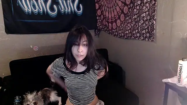 Snapshot of London_Ray chatting on April 19, 2026, 8:55 pm London Ray online show from April 19, 2026, 8:55 pm