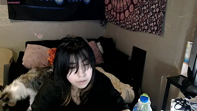 Snapshot of London_Ray chatting on October 29, 2025, 7:51 am London Ray online show from October 29, 2025, 7:51 am