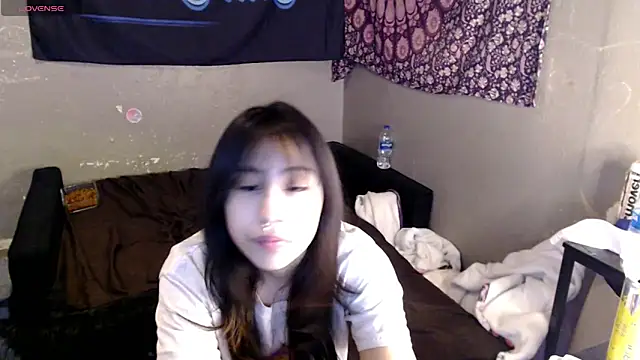 London Ray online show from March 12, 2026, 6:23 pm