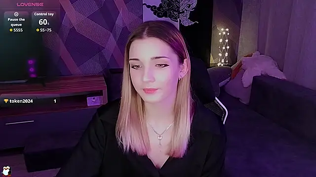 Sandy Belle online show from November 26, 2025, 5:24 pm