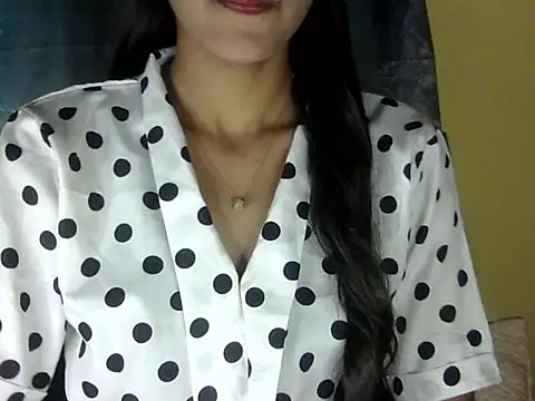 zara Khan0 online show from October 12, 2025, 2:13 am