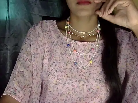 zara Khan0 online show from November 23, 2025, 4:33 am