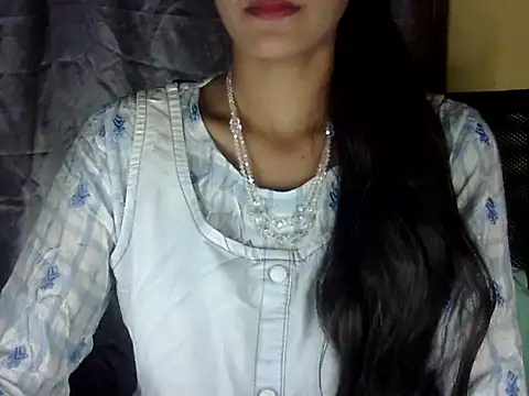 zara Khan0 online show from November 17, 2025, 4:55 pm