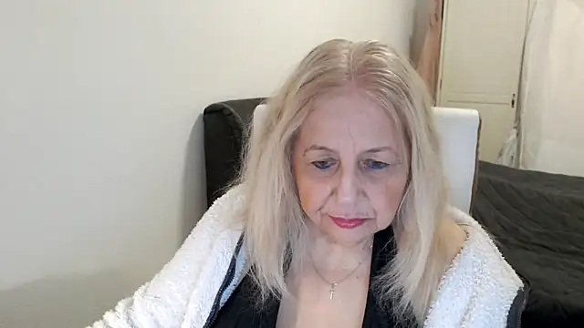 Snapshot of SusiLifeXXX chatting on May 20, 2026, 8:06 pm SusiLifeXXX online show from May 20, 2026, 8:06 pm